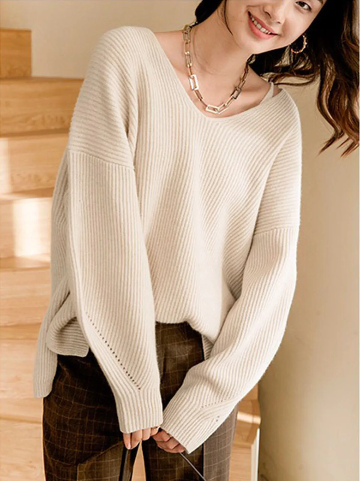 100% Cashmere V-Neck Sweater