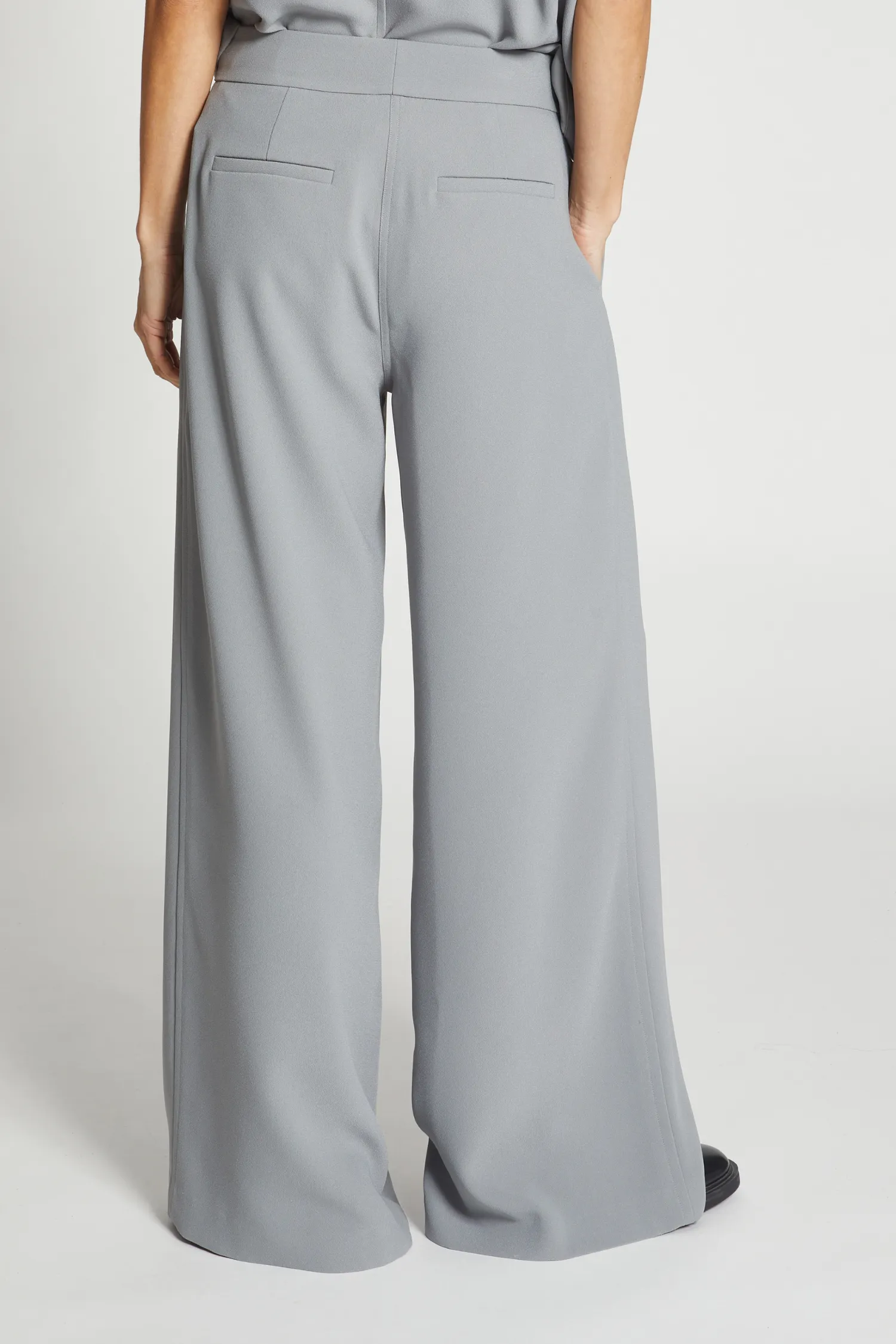 Neve Crepe Pant
